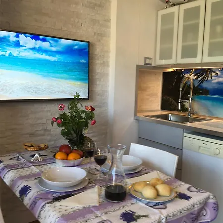 Imperiale - - Sea View Terrace And Parking 아파트